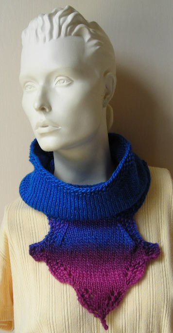 Cowl With Decorative Medallion Knitting Pattern